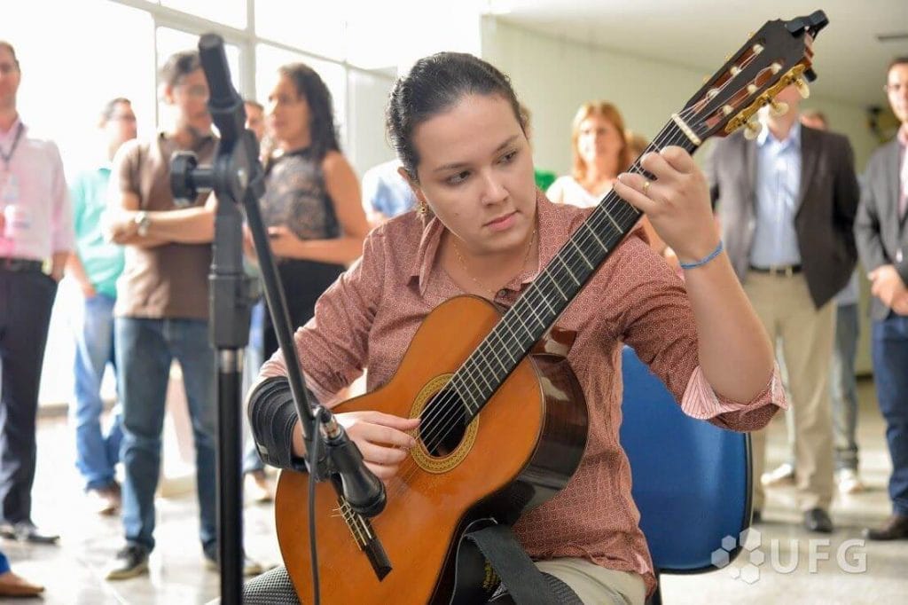 As mulheres e o violão: um breve apanhado do cenário brasileiro de violonistas 56
